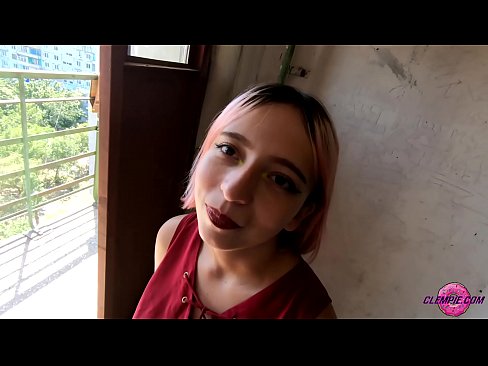 ❤️ Донишҷӯи шаҳвонӣ як бегонаро дар берун мекашад - конча дар рӯи ӯ ️❌ Порно босифат дар мо